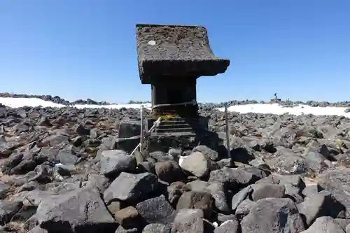 蓼科神社奥宮の本殿