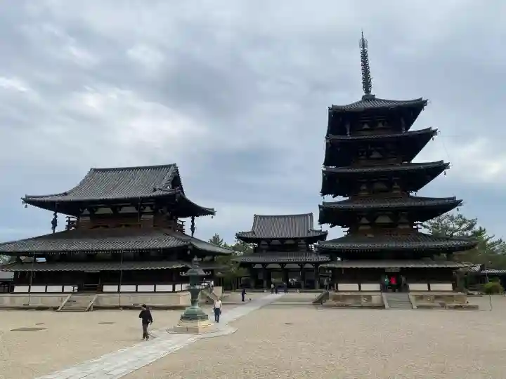 法隆寺の{uncategorized: "未分類", other: "その他", undefined: "問題あり", building: "その他建物", grave: "お墓", sacred_gate: "鳥居", guardian: "狛犬", statue: "像", buddha: "仏像", history: "歴史", nature: "自然", garden: "庭園", animal: "動物", pagoda: "塔", temizu: "手水舎", mountain_gate: "山門・神門", sanctuary: "本殿・本堂", subordinate: "末社・摂社", art: "芸術", scenery: "景色", jizo: "地蔵", ema: "絵馬", goshuin: "御朱印", omikuji: "おみくじ", items: "授与品その他", amulet: "お守り", goshuincho: "御朱印帳", eats: "食事", festival: "お祭り", votive_dance: "神楽", shichigosan: "七五三参", wedding: "結婚式", experience: "体験その他", initially: "初詣", around: "周辺", anti_infection: "感染症対策"}