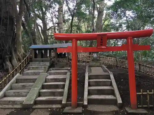 畑子安神社の末社