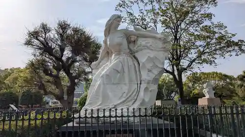 長崎市原子爆弾無縁死没者追悼祈念堂の像