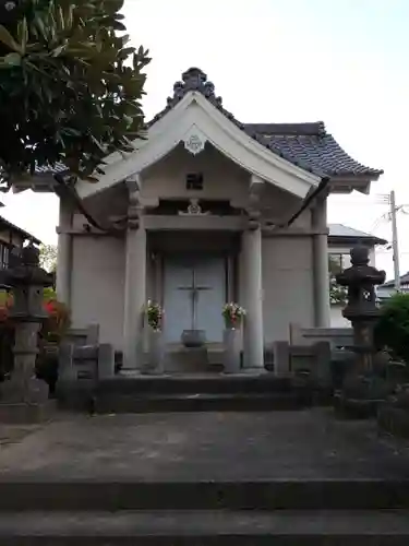 遍照寺の本殿・本堂