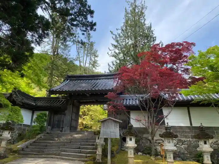 西明寺の山門・神門