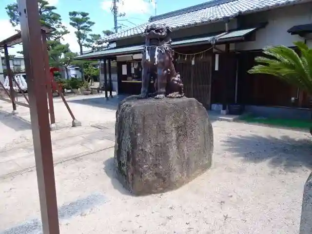 岡南神社の狛犬