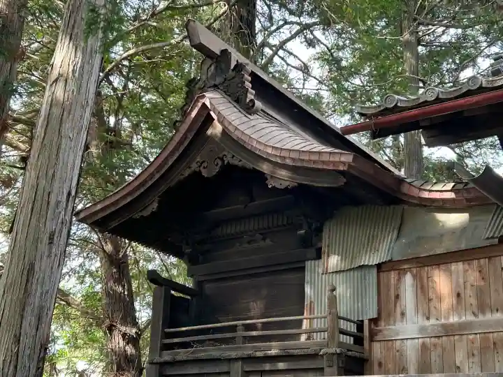 氷室五社神社の{uncategorized: "未分類", other: "その他", undefined: "問題あり", building: "その他建物", grave: "お墓", sacred_gate: "鳥居", guardian: "狛犬", statue: "像", buddha: "仏像", history: "歴史", nature: "自然", garden: "庭園", animal: "動物", pagoda: "塔", temizu: "手水舎", mountain_gate: "山門・神門", sanctuary: "本殿・本堂", subordinate: "末社・摂社", art: "芸術", scenery: "景色", jizo: "地蔵", ema: "絵馬", goshuin: "御朱印", omikuji: "おみくじ", items: "授与品その他", amulet: "お守り", goshuincho: "御朱印帳", eats: "食事", festival: "お祭り", votive_dance: "神楽", shichigosan: "七五三参", wedding: "結婚式", experience: "体験その他", initially: "初詣", around: "周辺", anti_infection: "感染症対策"}