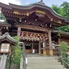 鳩ヶ谷氷川神社の山門