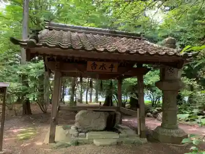 多奈閇神社の手水舎