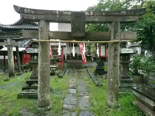 諏訪神社の鳥居