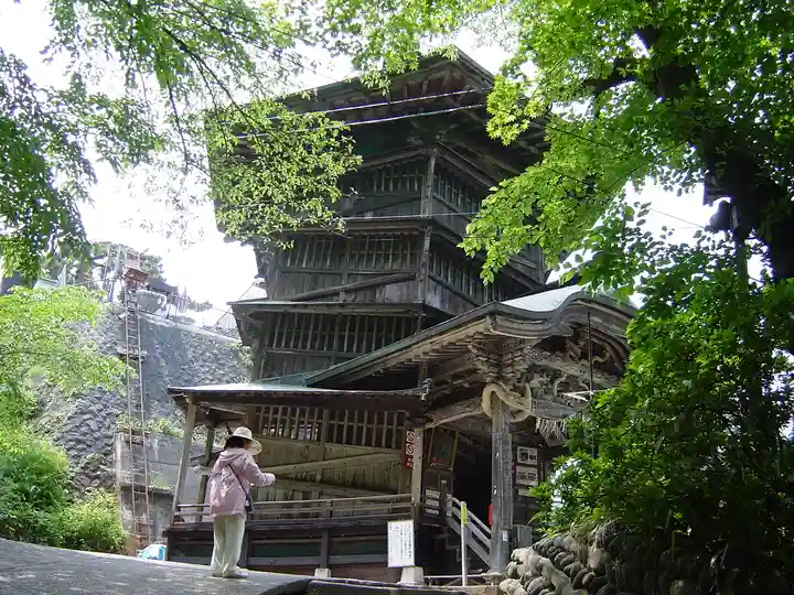 円通三匝堂(さざえ堂)の本殿・本堂