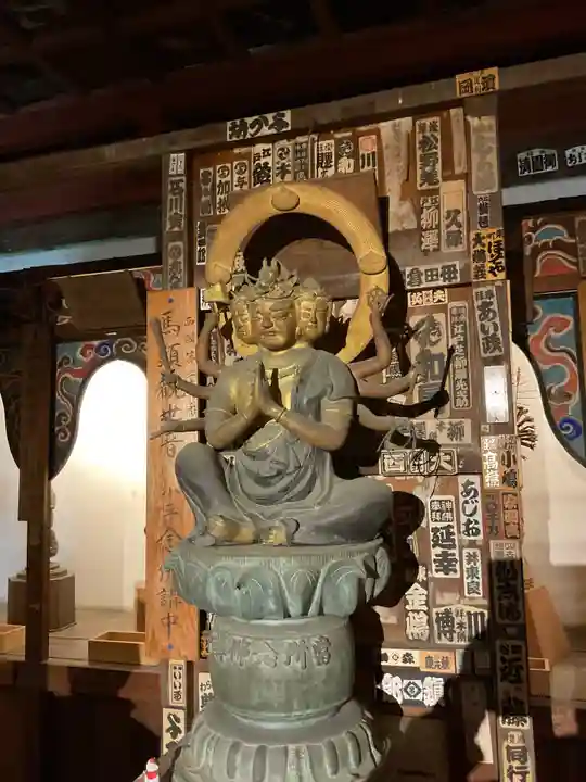 成身院 百体観音堂(さざえ堂)(埼玉県)