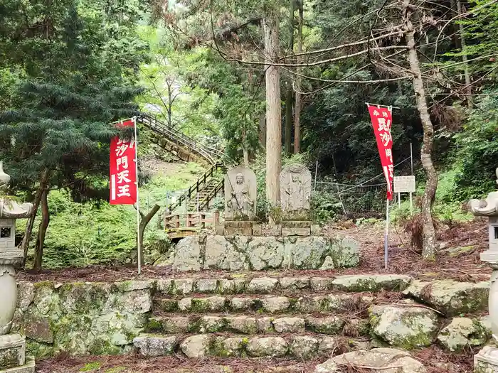 石龕寺の建物その他