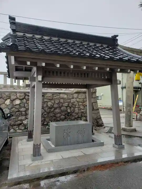 諏訪神社の手水舎