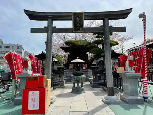 成田山深川不動堂（新勝寺東京別院）の鳥居