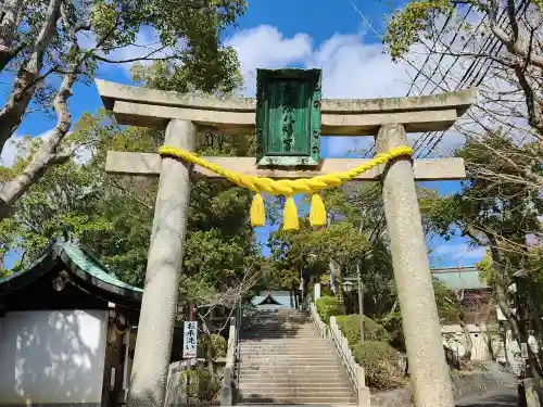 多井畑厄除八幡宮の鳥居