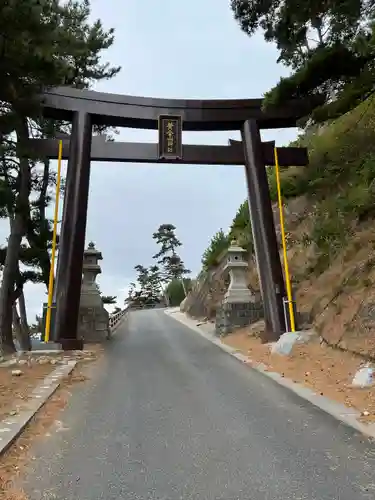 金華山黄金山神社の鳥居