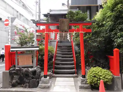 講武稲荷神社の鳥居