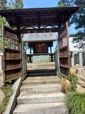 御厨神社（福富町）の山門・神門