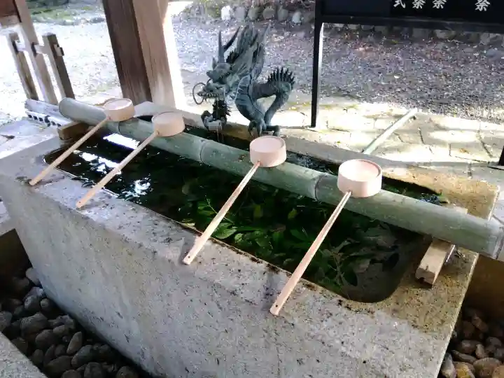 雄山神社前立社壇の{uncategorized: "未分類", other: "その他", undefined: "問題あり", building: "その他建物", grave: "お墓", sacred_gate: "鳥居", guardian: "狛犬", statue: "像", buddha: "仏像", history: "歴史", nature: "自然", garden: "庭園", animal: "動物", pagoda: "塔", temizu: "手水舎", mountain_gate: "山門・神門", sanctuary: "本殿・本堂", subordinate: "末社・摂社", art: "芸術", scenery: "景色", jizo: "地蔵", ema: "絵馬", goshuin: "御朱印", omikuji: "おみくじ", items: "授与品その他", amulet: "お守り", goshuincho: "御朱印帳", eats: "食事", festival: "お祭り", votive_dance: "神楽", shichigosan: "七五三参", wedding: "結婚式", experience: "体験その他", initially: "初詣", around: "周辺", anti_infection: "感染症対策"}