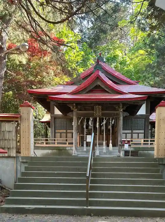 札幌伏見稲荷神社の{uncategorized: "未分類", other: "その他", undefined: "問題あり", building: "その他建物", grave: "お墓", sacred_gate: "鳥居", guardian: "狛犬", statue: "像", buddha: "仏像", history: "歴史", nature: "自然", garden: "庭園", animal: "動物", pagoda: "塔", temizu: "手水舎", mountain_gate: "山門・神門", sanctuary: "本殿・本堂", subordinate: "末社・摂社", art: "芸術", scenery: "景色", jizo: "地蔵", ema: "絵馬", goshuin: "御朱印", omikuji: "おみくじ", items: "授与品その他", amulet: "お守り", goshuincho: "御朱印帳", eats: "食事", festival: "お祭り", votive_dance: "神楽", shichigosan: "七五三参", wedding: "結婚式", experience: "体験その他", initially: "初詣", around: "周辺", anti_infection: "感染症対策"}