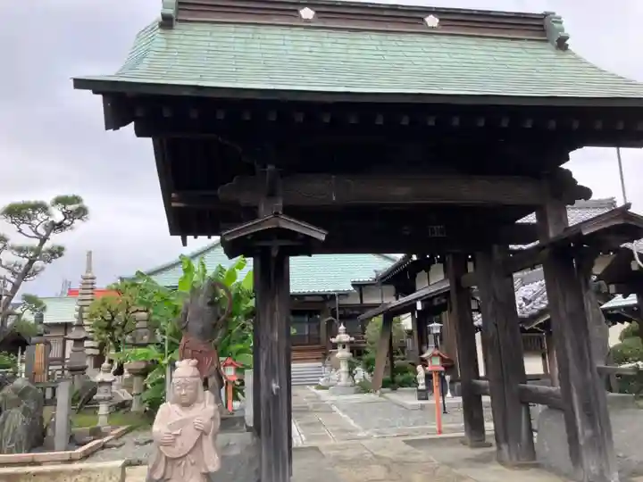 宝蔵寺の山門・神門