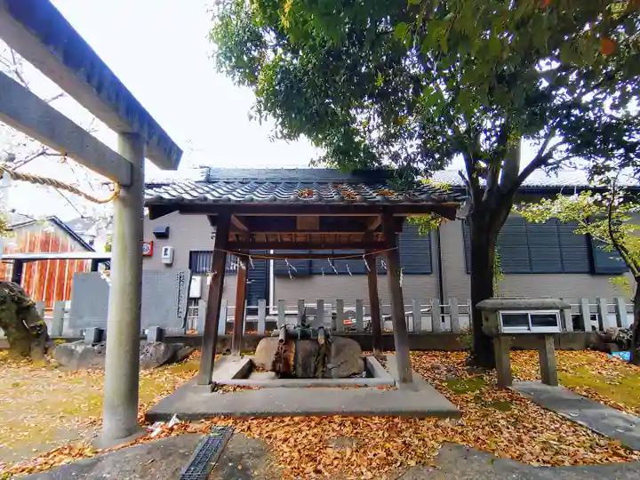 神明社(新神戸)の手水舎