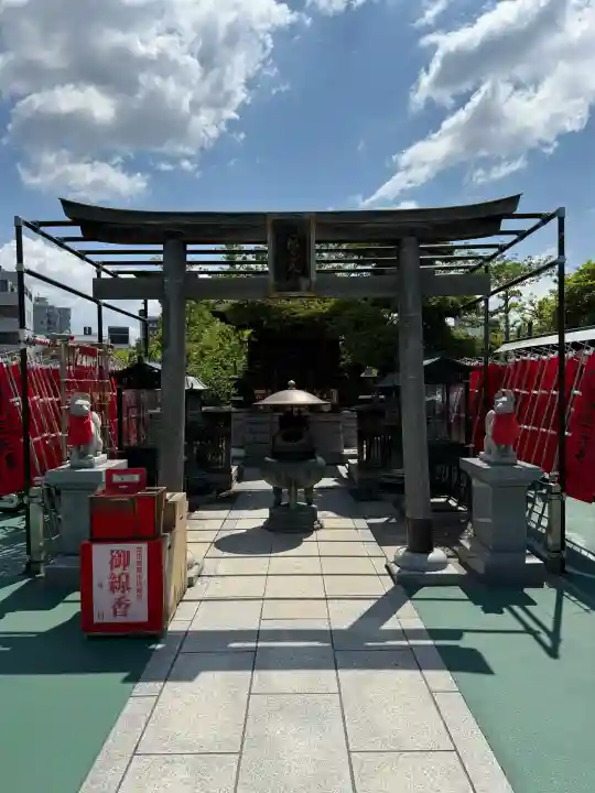 深川開運出世稲荷の{uncategorized: "未分類", other: "その他", undefined: "問題あり", building: "その他建物", grave: "お墓", sacred_gate: "鳥居", guardian: "狛犬", statue: "像", buddha: "仏像", history: "歴史", nature: "自然", garden: "庭園", animal: "動物", pagoda: "塔", temizu: "手水舎", mountain_gate: "山門・神門", sanctuary: "本殿・本堂", subordinate: "末社・摂社", art: "芸術", scenery: "景色", jizo: "地蔵", ema: "絵馬", goshuin: "御朱印", omikuji: "おみくじ", items: "授与品その他", amulet: "お守り", goshuincho: "御朱印帳", eats: "食事", festival: "お祭り", votive_dance: "神楽", shichigosan: "七五三参", wedding: "結婚式", experience: "体験その他", initially: "初詣", around: "周辺", anti_infection: "感染症対策"}