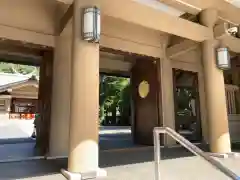 東郷神社の山門