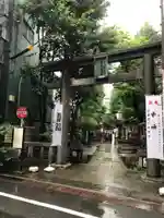 銀杏岡八幡神社の鳥居