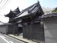 隆専寺の山門