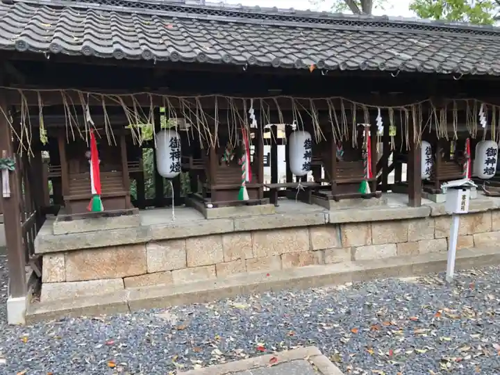 羽束師坐高御産日神社の末社・摂社