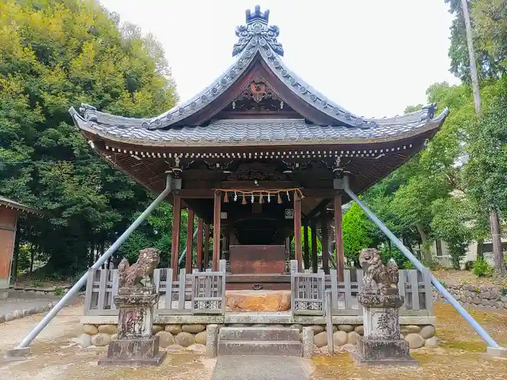 南外山八幡社の本殿・本堂