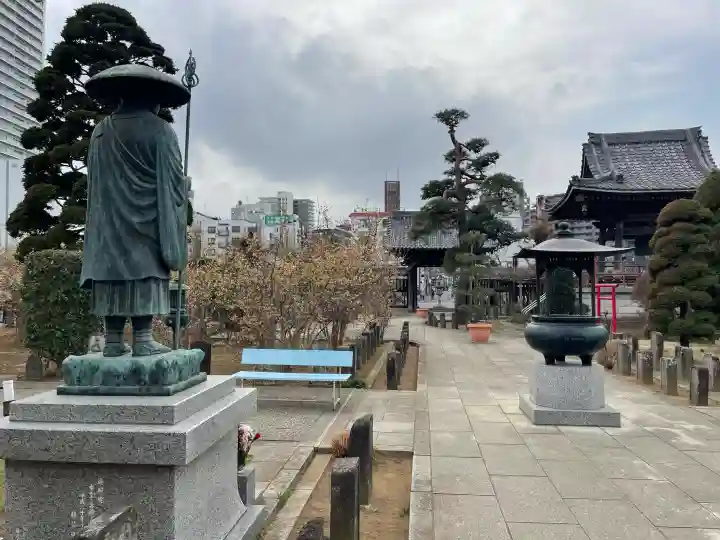 遍照院の{uncategorized: "未分類", other: "その他", undefined: "問題あり", building: "その他建物", grave: "お墓", sacred_gate: "鳥居", guardian: "狛犬", statue: "像", buddha: "仏像", history: "歴史", nature: "自然", garden: "庭園", animal: "動物", pagoda: "塔", temizu: "手水舎", mountain_gate: "山門・神門", sanctuary: "本殿・本堂", subordinate: "末社・摂社", art: "芸術", scenery: "景色", jizo: "地蔵", ema: "絵馬", goshuin: "御朱印", omikuji: "おみくじ", items: "授与品その他", amulet: "お守り", goshuincho: "御朱印帳", eats: "食事", festival: "お祭り", votive_dance: "神楽", shichigosan: "七五三参", wedding: "結婚式", experience: "体験その他", initially: "初詣", around: "周辺", anti_infection: "感染症対策"}