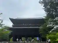 南禅寺の{uncategorized: "未分類", other: "その他", undefined: "問題あり", building: "その他建物", grave: "お墓", sacred_gate: "鳥居", guardian: "狛犬", statue: "像", buddha: "仏像", history: "歴史", nature: "自然", garden: "庭園", animal: "動物", pagoda: "塔", temizu: "手水舎", mountain_gate: "山門・神門", sanctuary: "本殿・本堂", subordinate: "末社・摂社", art: "芸術", scenery: "景色", jizo: "地蔵", ema: "絵馬", goshuin: "御朱印", omikuji: "おみくじ", items: "授与品その他", amulet: "お守り", goshuincho: "御朱印帳", eats: "食事", festival: "お祭り", votive_dance: "神楽", shichigosan: "七五三参", wedding: "結婚式", experience: "体験その他", initially: "初詣", around: "周辺", anti_infection: "感染症対策"}
