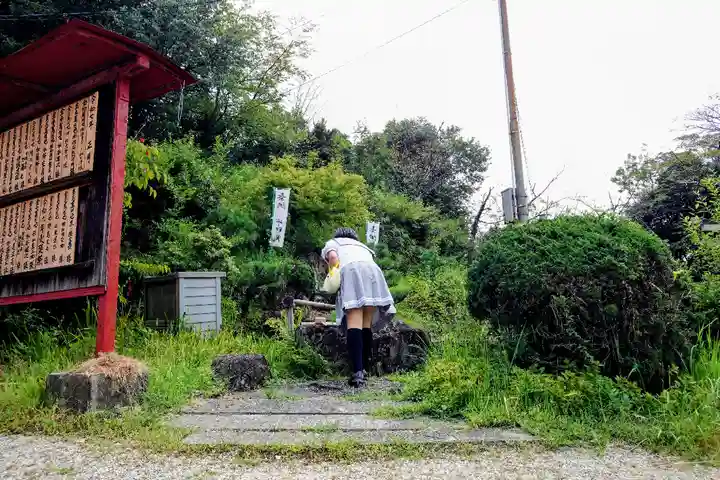 曽野稲荷神社の手水舎
