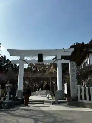 金蛇水神社の{uncategorized: "未分類", other: "その他", undefined: "問題あり", building: "その他建物", grave: "お墓", sacred_gate: "鳥居", guardian: "狛犬", statue: "像", buddha: "仏像", history: "歴史", nature: "自然", garden: "庭園", animal: "動物", pagoda: "塔", temizu: "手水舎", mountain_gate: "山門・神門", sanctuary: "本殿・本堂", subordinate: "末社・摂社", art: "芸術", scenery: "景色", jizo: "地蔵", ema: "絵馬", goshuin: "御朱印", omikuji: "おみくじ", items: "授与品その他", amulet: "お守り", goshuincho: "御朱印帳", eats: "食事", festival: "お祭り", votive_dance: "神楽", shichigosan: "七五三参", wedding: "結婚式", experience: "体験その他", initially: "初詣", around: "周辺", anti_infection: "感染症対策"}