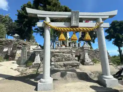倉岳神社の{uncategorized: "未分類", other: "その他", undefined: "問題あり", building: "その他建物", grave: "お墓", sacred_gate: "鳥居", guardian: "狛犬", statue: "像", buddha: "仏像", history: "歴史", nature: "自然", garden: "庭園", animal: "動物", pagoda: "塔", temizu: "手水舎", mountain_gate: "山門・神門", sanctuary: "本殿・本堂", subordinate: "末社・摂社", art: "芸術", scenery: "景色", jizo: "地蔵", ema: "絵馬", goshuin: "御朱印", omikuji: "おみくじ", items: "授与品その他", amulet: "お守り", goshuincho: "御朱印帳", eats: "食事", festival: "お祭り", votive_dance: "神楽", shichigosan: "七五三参", wedding: "結婚式", experience: "体験その他", initially: "初詣", around: "周辺", anti_infection: "感染症対策"}