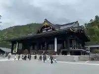 久遠寺の本殿・本堂