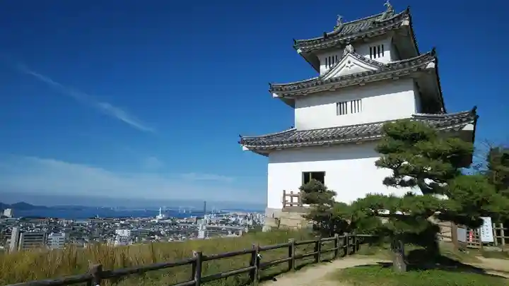 丸亀春日神社の周辺