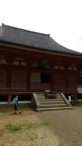 達谷西光寺の本殿