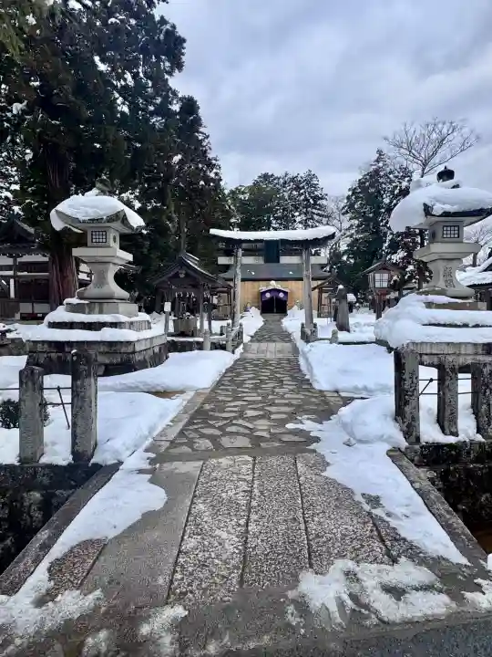 大宮賣神社の{uncategorized: "未分類", other: "その他", undefined: "問題あり", building: "その他建物", grave: "お墓", sacred_gate: "鳥居", guardian: "狛犬", statue: "像", buddha: "仏像", history: "歴史", nature: "自然", garden: "庭園", animal: "動物", pagoda: "塔", temizu: "手水舎", mountain_gate: "山門・神門", sanctuary: "本殿・本堂", subordinate: "末社・摂社", art: "芸術", scenery: "景色", jizo: "地蔵", ema: "絵馬", goshuin: "御朱印", omikuji: "おみくじ", items: "授与品その他", amulet: "お守り", goshuincho: "御朱印帳", eats: "食事", festival: "お祭り", votive_dance: "神楽", shichigosan: "七五三参", wedding: "結婚式", experience: "体験その他", initially: "初詣", around: "周辺", anti_infection: "感染症対策"}