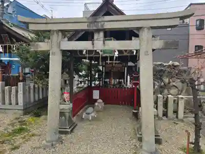 都留弥神社の{uncategorized: "未分類", other: "その他", undefined: "問題あり", building: "その他建物", grave: "お墓", sacred_gate: "鳥居", guardian: "狛犬", statue: "像", buddha: "仏像", history: "歴史", nature: "自然", garden: "庭園", animal: "動物", pagoda: "塔", temizu: "手水舎", mountain_gate: "山門・神門", sanctuary: "本殿・本堂", subordinate: "末社・摂社", art: "芸術", scenery: "景色", jizo: "地蔵", ema: "絵馬", goshuin: "御朱印", omikuji: "おみくじ", items: "授与品その他", amulet: "お守り", goshuincho: "御朱印帳", eats: "食事", festival: "お祭り", votive_dance: "神楽", shichigosan: "七五三参", wedding: "結婚式", experience: "体験その他", initially: "初詣", around: "周辺", anti_infection: "感染症対策"}