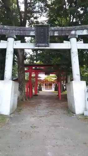 鬼越蒼前神社の鳥居