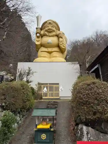 中之嶽神社の{uncategorized: "未分類", other: "その他", undefined: "問題あり", building: "その他建物", grave: "お墓", sacred_gate: "鳥居", guardian: "狛犬", statue: "像", buddha: "仏像", history: "歴史", nature: "自然", garden: "庭園", animal: "動物", pagoda: "塔", temizu: "手水舎", mountain_gate: "山門・神門", sanctuary: "本殿・本堂", subordinate: "末社・摂社", art: "芸術", scenery: "景色", jizo: "地蔵", ema: "絵馬", goshuin: "御朱印", omikuji: "おみくじ", items: "授与品その他", amulet: "お守り", goshuincho: "御朱印帳", eats: "食事", festival: "お祭り", votive_dance: "神楽", shichigosan: "七五三参", wedding: "結婚式", experience: "体験その他", initially: "初詣", around: "周辺", anti_infection: "感染症対策"}
