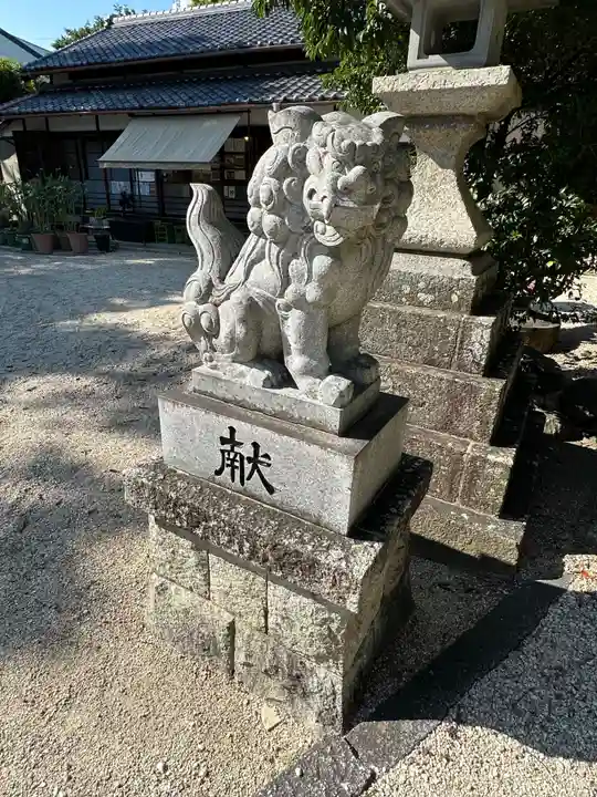 神館神社の狛犬