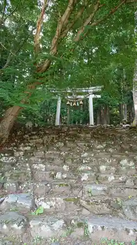 伊須流岐比古神社の鳥居