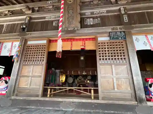 土津神社｜こどもと出世の神さまの{uncategorized: "未分類", other: "その他", undefined: "問題あり", building: "その他建物", grave: "お墓", sacred_gate: "鳥居", guardian: "狛犬", statue: "像", buddha: "仏像", history: "歴史", nature: "自然", garden: "庭園", animal: "動物", pagoda: "塔", temizu: "手水舎", mountain_gate: "山門・神門", sanctuary: "本殿・本堂", subordinate: "末社・摂社", art: "芸術", scenery: "景色", jizo: "地蔵", ema: "絵馬", goshuin: "御朱印", omikuji: "おみくじ", items: "授与品その他", amulet: "お守り", goshuincho: "御朱印帳", eats: "食事", festival: "お祭り", votive_dance: "神楽", shichigosan: "七五三参", wedding: "結婚式", experience: "体験その他", initially: "初詣", around: "周辺", anti_infection: "感染症対策"}