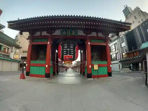 浅草寺の山門・神門