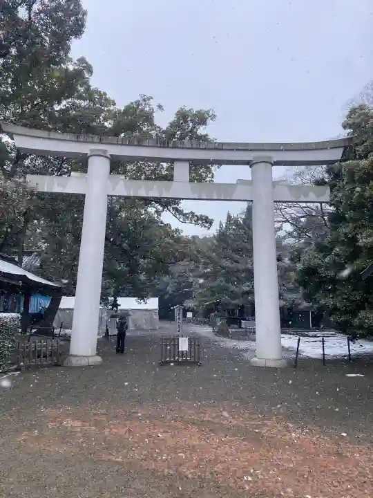 日前神宮・國懸神宮の{uncategorized: "未分類", other: "その他", undefined: "問題あり", building: "その他建物", grave: "お墓", sacred_gate: "鳥居", guardian: "狛犬", statue: "像", buddha: "仏像", history: "歴史", nature: "自然", garden: "庭園", animal: "動物", pagoda: "塔", temizu: "手水舎", mountain_gate: "山門・神門", sanctuary: "本殿・本堂", subordinate: "末社・摂社", art: "芸術", scenery: "景色", jizo: "地蔵", ema: "絵馬", goshuin: "御朱印", omikuji: "おみくじ", items: "授与品その他", amulet: "お守り", goshuincho: "御朱印帳", eats: "食事", festival: "お祭り", votive_dance: "神楽", shichigosan: "七五三参", wedding: "結婚式", experience: "体験その他", initially: "初詣", around: "周辺", anti_infection: "感染症対策"}