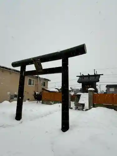 一本栗地主神社の{uncategorized: "未分類", other: "その他", undefined: "問題あり", building: "その他建物", grave: "お墓", sacred_gate: "鳥居", guardian: "狛犬", statue: "像", buddha: "仏像", history: "歴史", nature: "自然", garden: "庭園", animal: "動物", pagoda: "塔", temizu: "手水舎", mountain_gate: "山門・神門", sanctuary: "本殿・本堂", subordinate: "末社・摂社", art: "芸術", scenery: "景色", jizo: "地蔵", ema: "絵馬", goshuin: "御朱印", omikuji: "おみくじ", items: "授与品その他", amulet: "お守り", goshuincho: "御朱印帳", eats: "食事", festival: "お祭り", votive_dance: "神楽", shichigosan: "七五三参", wedding: "結婚式", experience: "体験その他", initially: "初詣", around: "周辺", anti_infection: "感染症対策"}