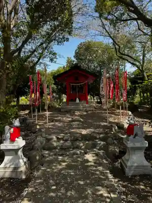 経六稲荷社の{uncategorized: "未分類", other: "その他", undefined: "問題あり", building: "その他建物", grave: "お墓", sacred_gate: "鳥居", guardian: "狛犬", statue: "像", buddha: "仏像", history: "歴史", nature: "自然", garden: "庭園", animal: "動物", pagoda: "塔", temizu: "手水舎", mountain_gate: "山門・神門", sanctuary: "本殿・本堂", subordinate: "末社・摂社", art: "芸術", scenery: "景色", jizo: "地蔵", ema: "絵馬", goshuin: "御朱印", omikuji: "おみくじ", items: "授与品その他", amulet: "お守り", goshuincho: "御朱印帳", eats: "食事", festival: "お祭り", votive_dance: "神楽", shichigosan: "七五三参", wedding: "結婚式", experience: "体験その他", initially: "初詣", around: "周辺", anti_infection: "感染症対策"}