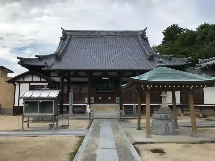 国分寺の本殿・本堂